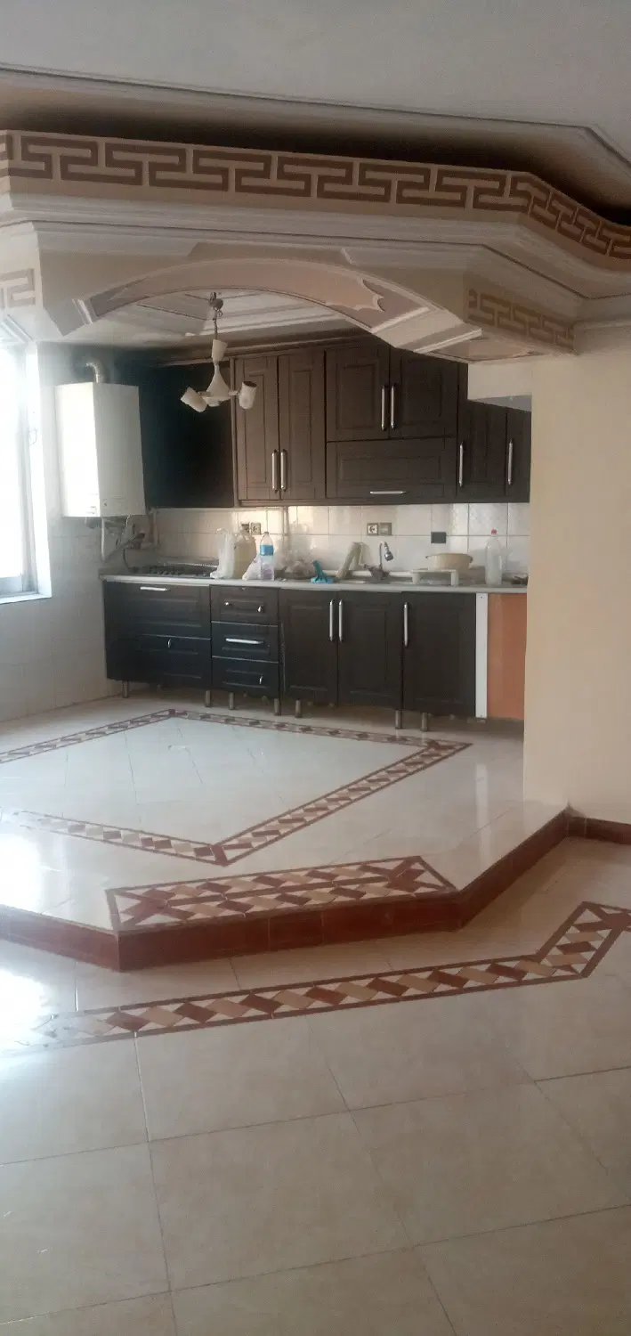 ۱۳۰ متری خیابان دانشگاه