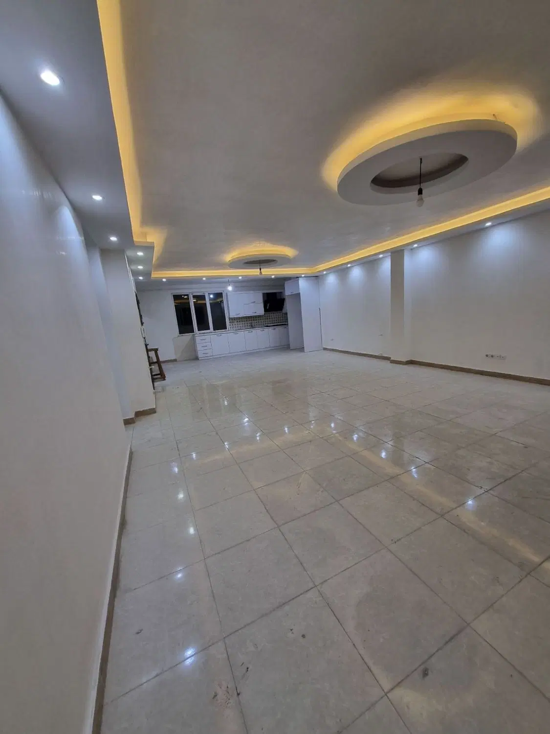 رهن پنت هوس ۲۲۰ متری