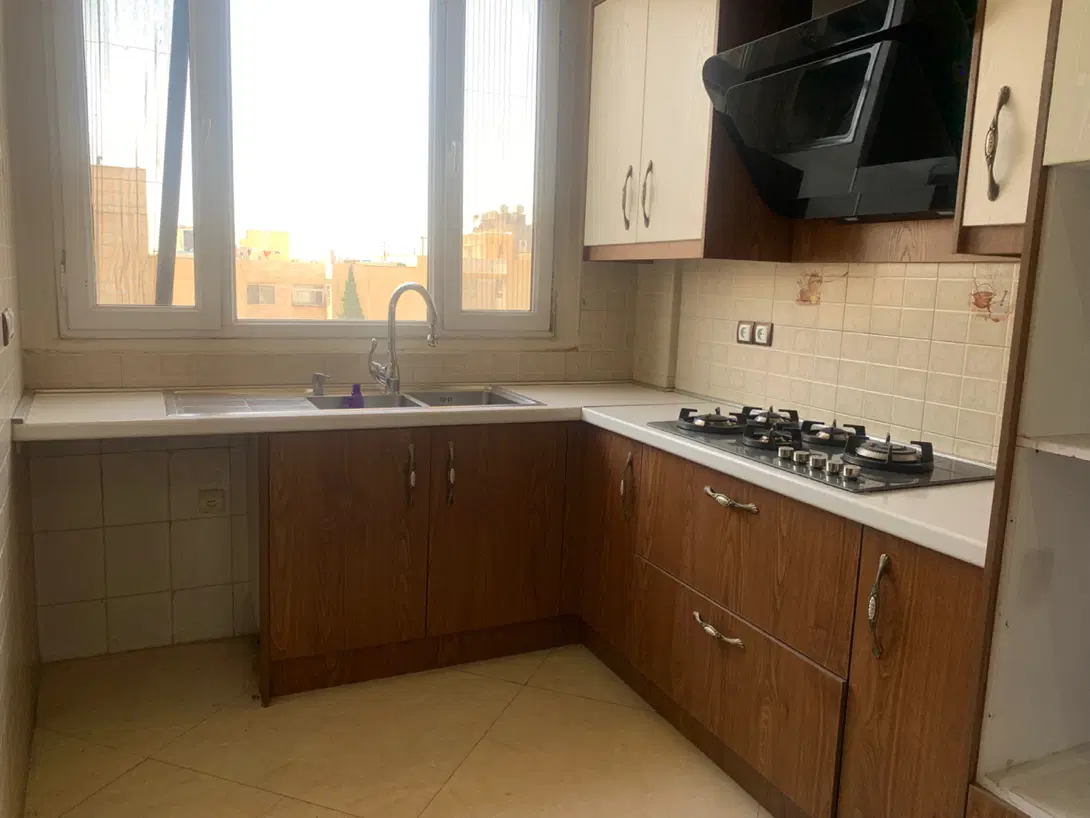 ۷۵ متر دو خواب _پارکینگ انبار بالکن _سازمان شمال