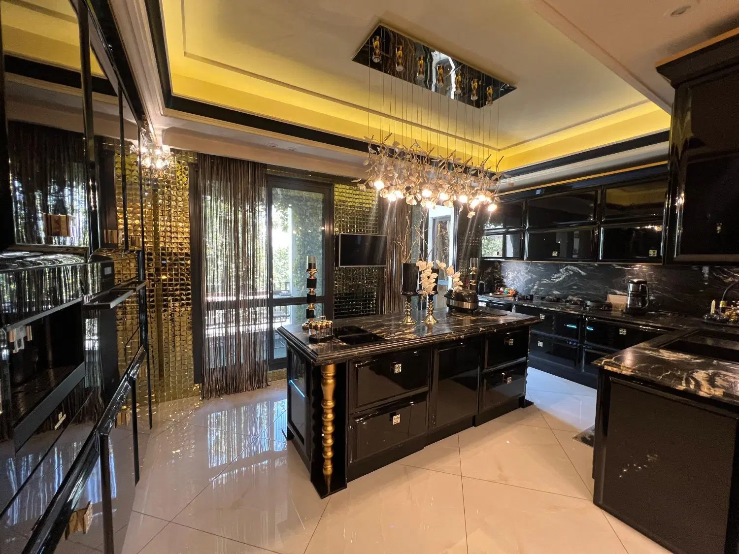 زعفرانیه 210متر 3خواب مشاعات و روف 2پارکینگ