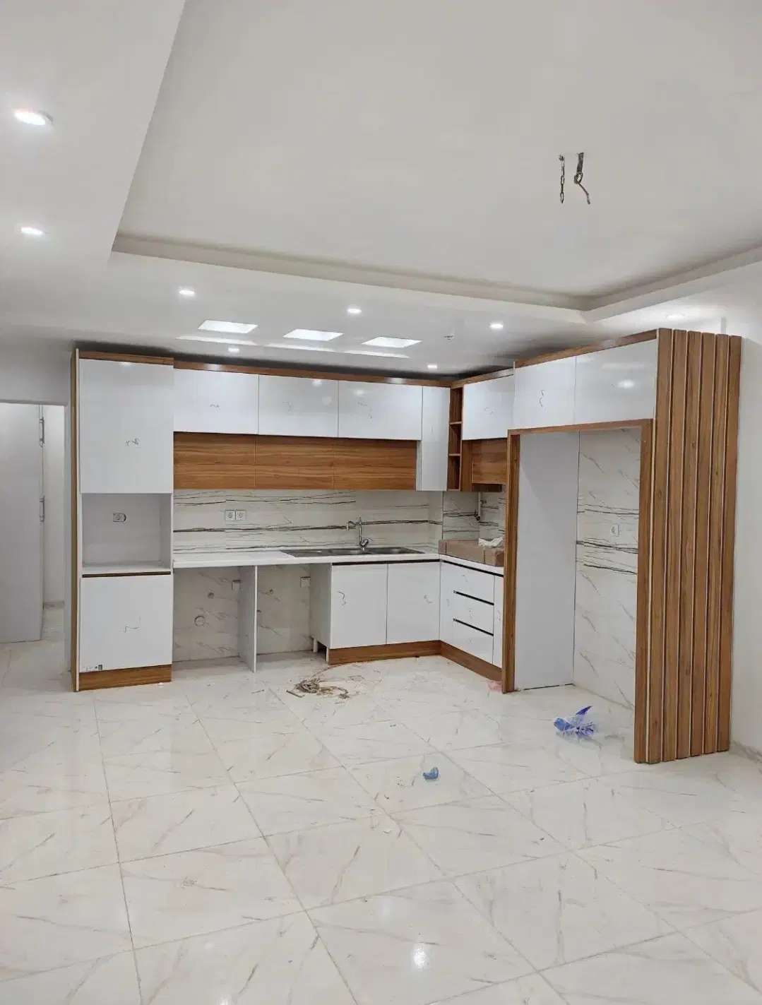 نو ساز _ کلید اول _ تاپ لوکیشن _ 3 خواب _ واحد جلو