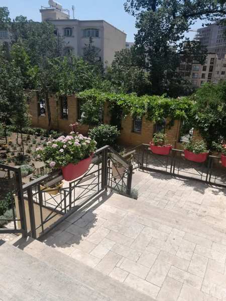 ازگل ...قائم ۹۵متر ۲خواب فول تخلیه