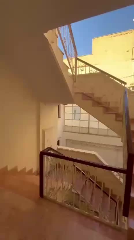 فروش پاسداران ۱۴۰ متر سه خوابه سه طرف نور مستقیم