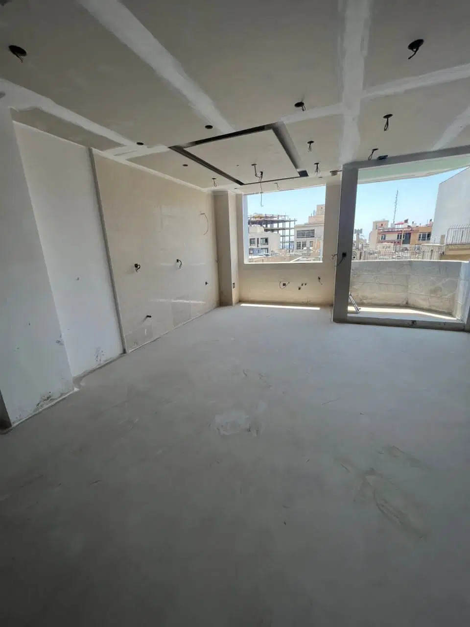 ۱۲۱ متر فول امکانات تاپ لوکیشن زیر قیمت