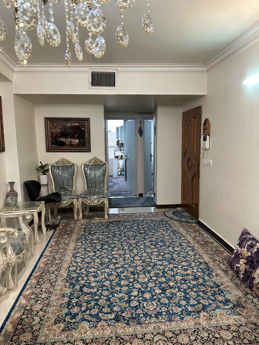 آپارتمان بالای خیابان جمهوری