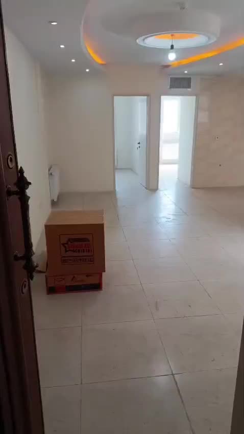 فرزانه ۷۰ متری