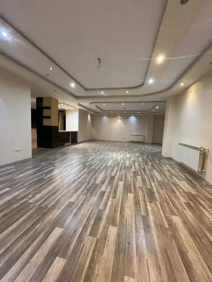 اجاره آپارتمان ۲۲۴ متر سه خواب گلسار_ بلوار گیلان