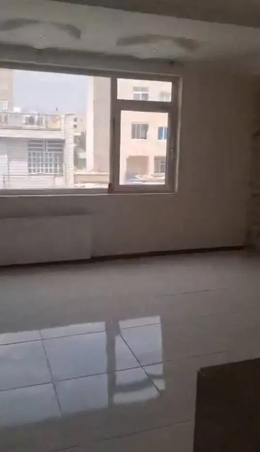کلید نخورده شیک و تمیز غرق در نور
