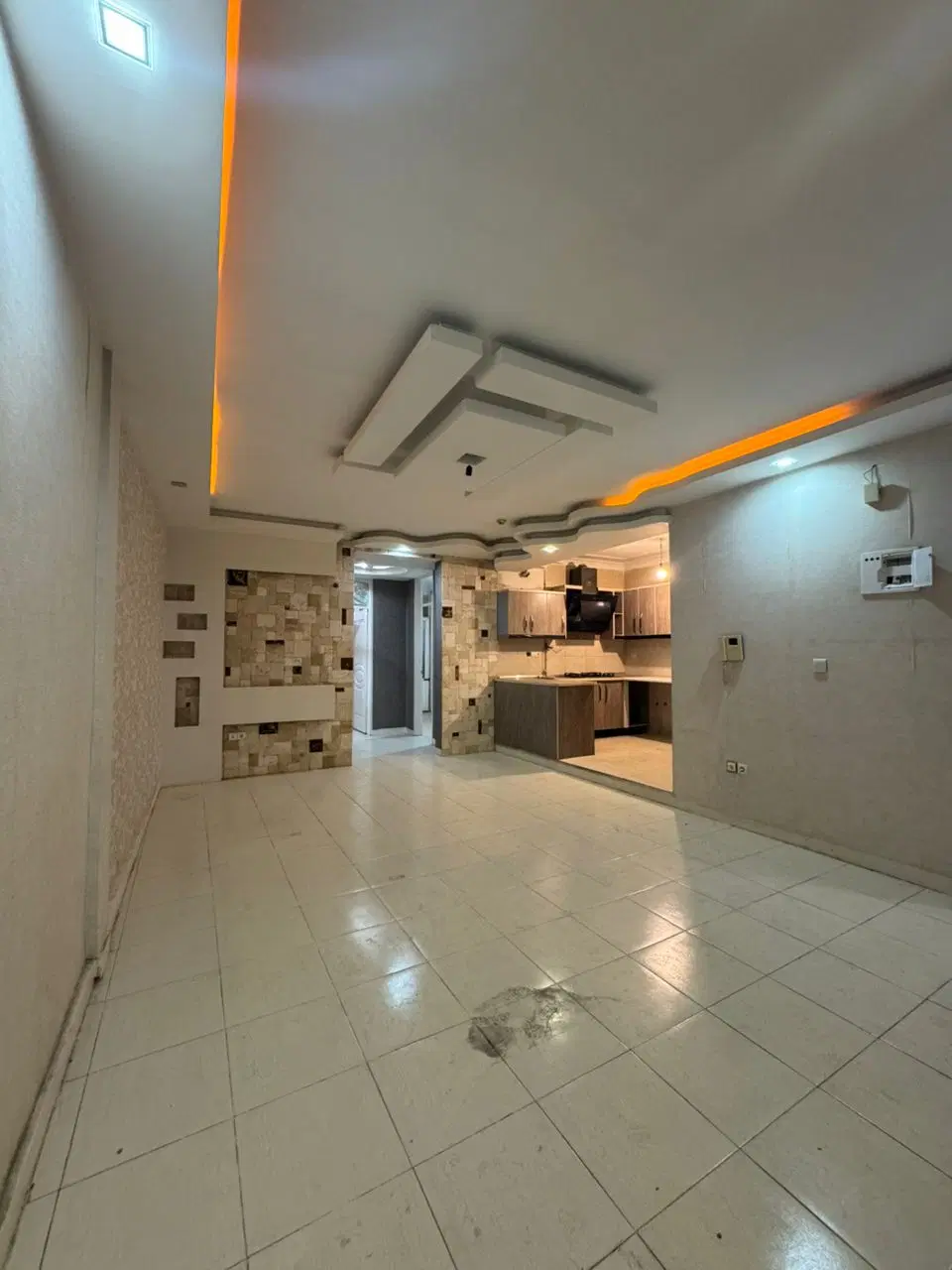 85 متری _ 2 خواب _ غربی کیانپارس _ تاپ لوکیشن
