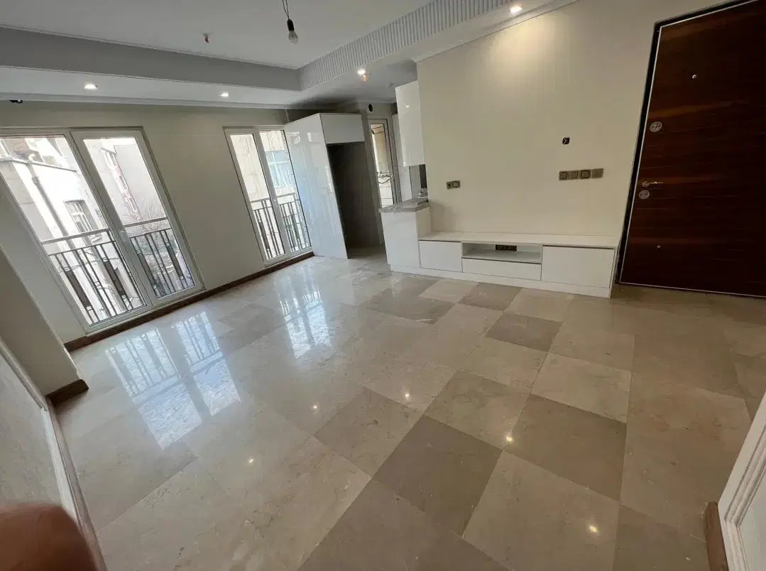 ۶۰ متر نما تراورتن _ کم واحد_ نور مستقیم