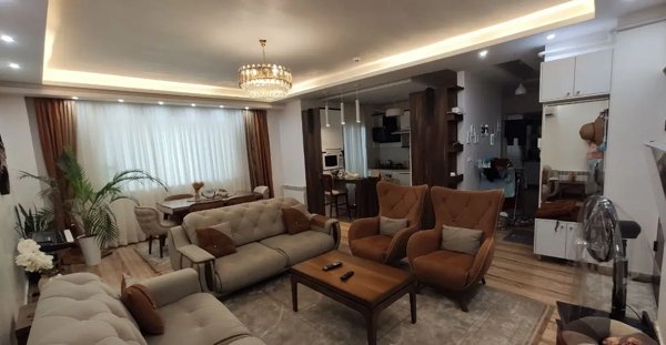 ۹۵ متر آسانسور پارکینگ معلم _ بازسازی شده