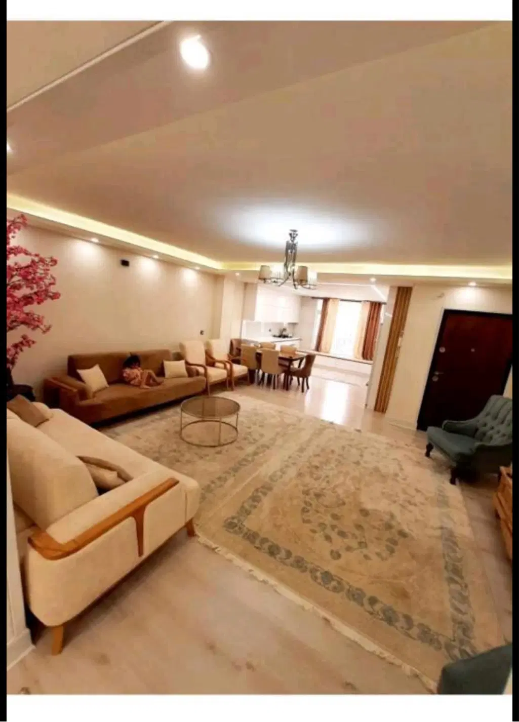واحد۱۲۰متری بزرگمهر_فول بازسازی شده_رو به نما