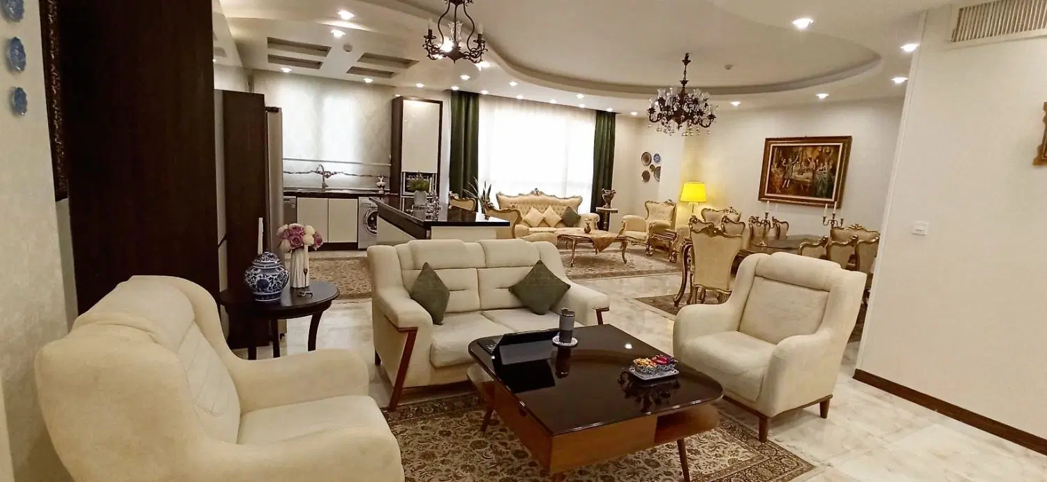 فروش آپارتمان ۱۱۷متری بر خیابان تولایی *لوکس*