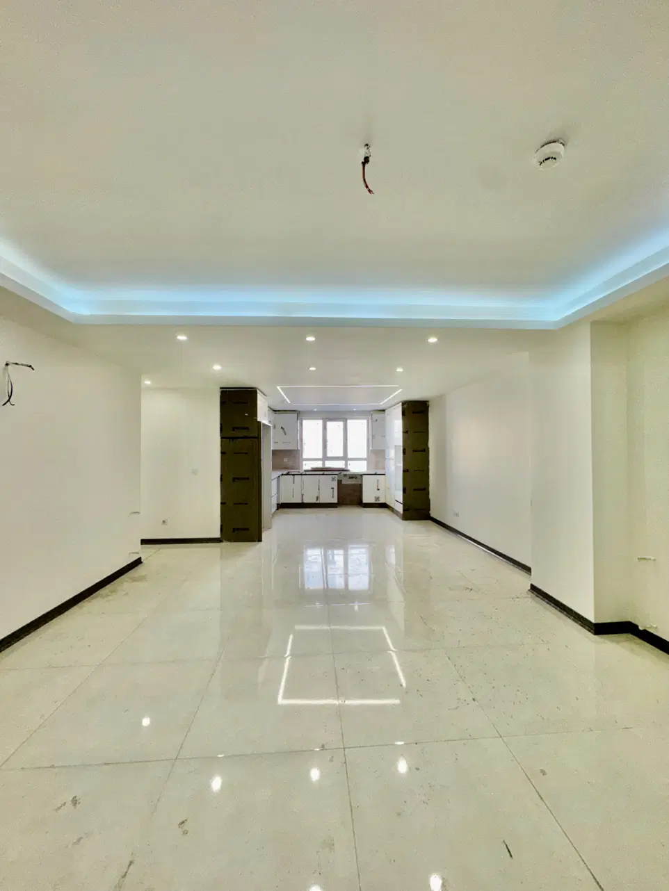 اپارتمان نوساز _ ۹۰متر _هوشمند شده_ ورداورد