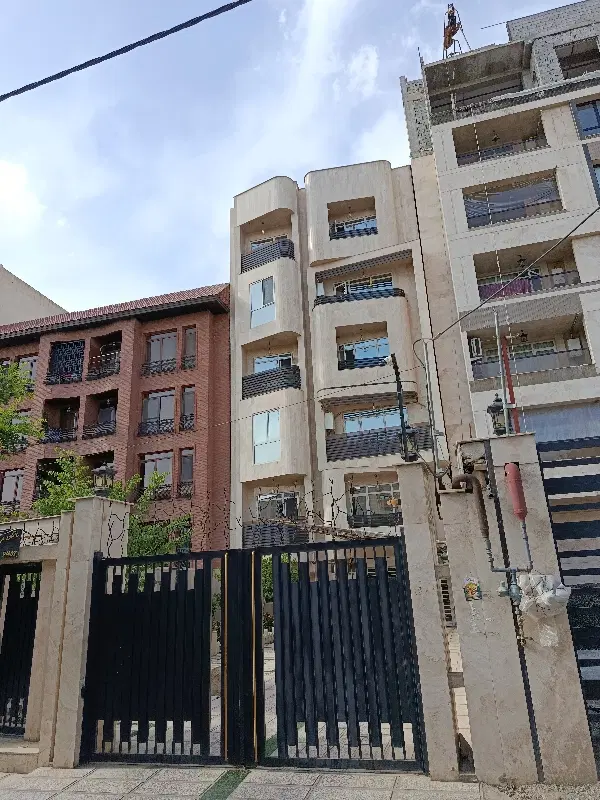 ۱۵۴مترآپارتمان_سنددار_نوساز_روبه نما_۳خواب