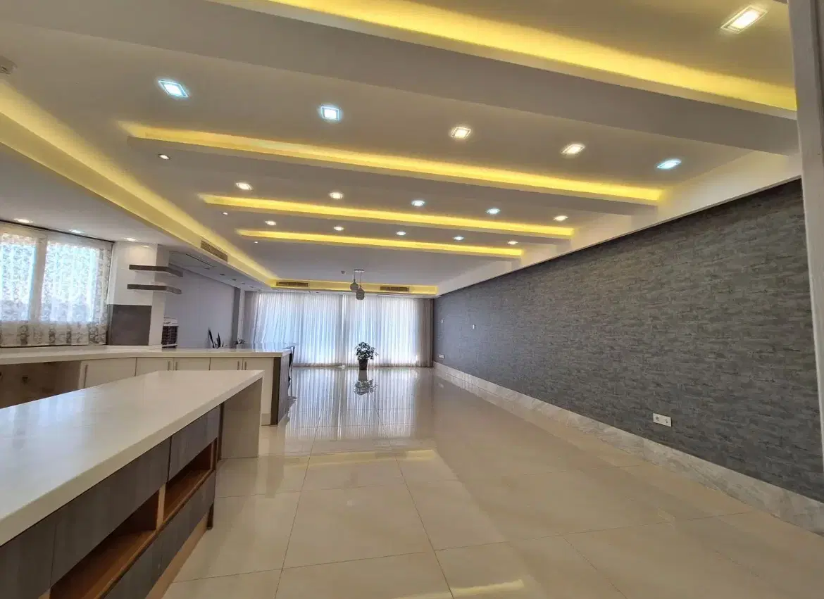 واحد ۲۰۰ متری تاپ لوکیشن چمران