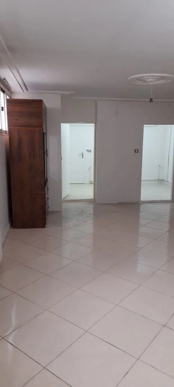 آدربایجان ۶۰ متر ۲ خواب۵ پله زیر همکف