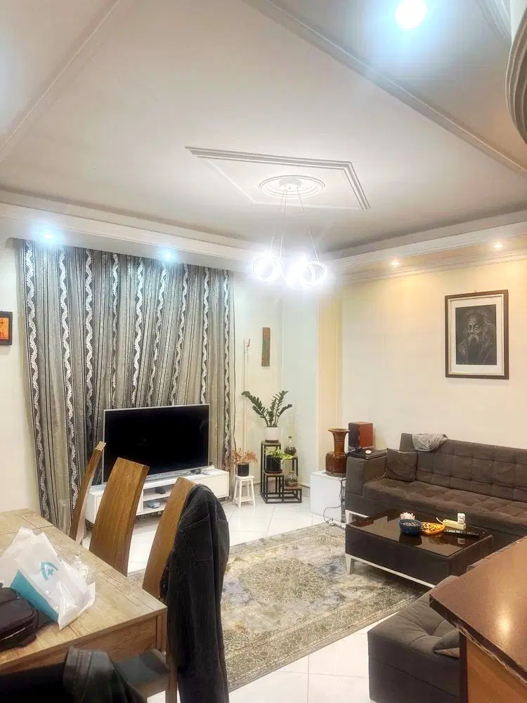 رهن و اجاره آپارتمان ۸۰ متری گلستان یکم