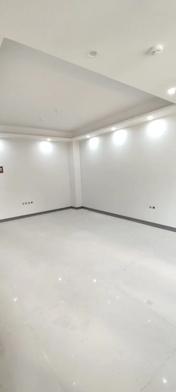 ۴۴متری کلید نخورده، پیروزی طبقه اول تک واحد یکخواب