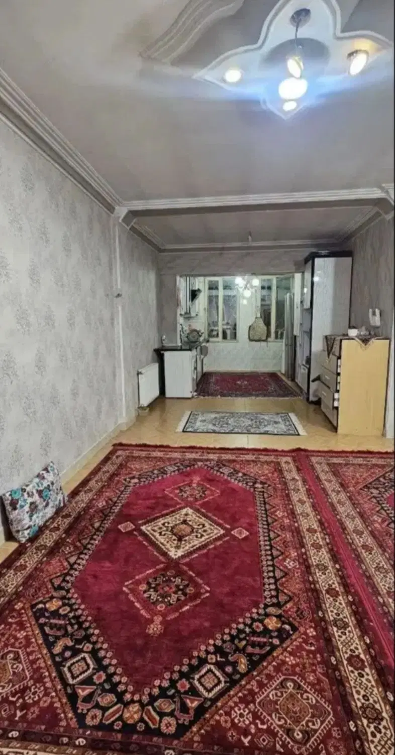 آپارتمان90متری_پارکینگ موتور_بالکن_نورگیر عالی
