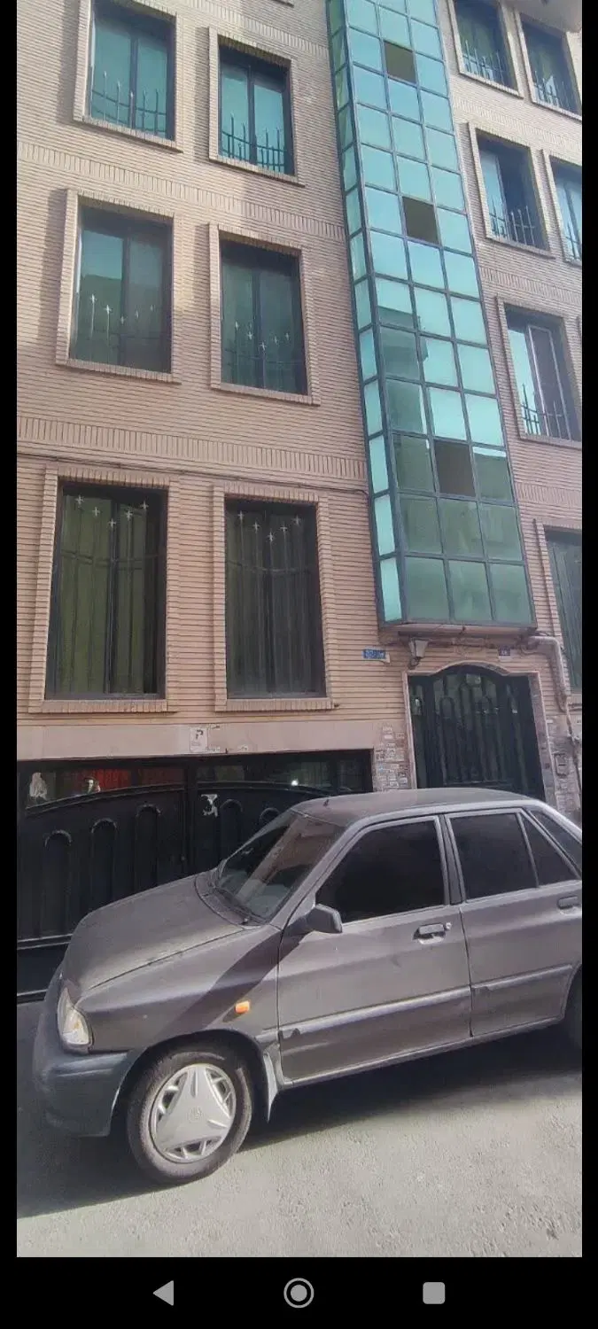نواب محبوب مجاز شرقی ۴۳متری پارکینگ دار