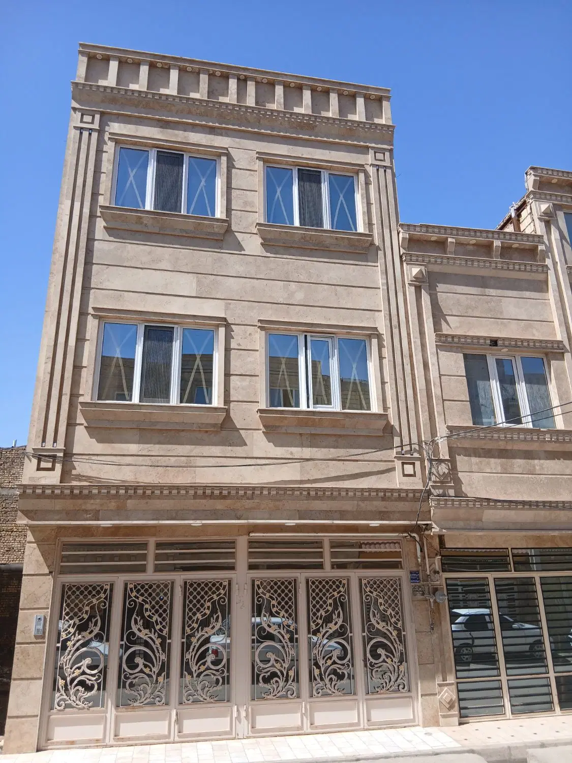 ۱۲۰متر_همکف_راه جدا_فول امکانات