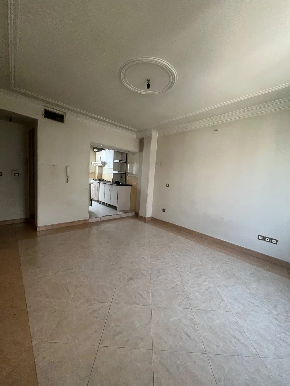 ۴۰متر با پارکینگ در محراب حسینی