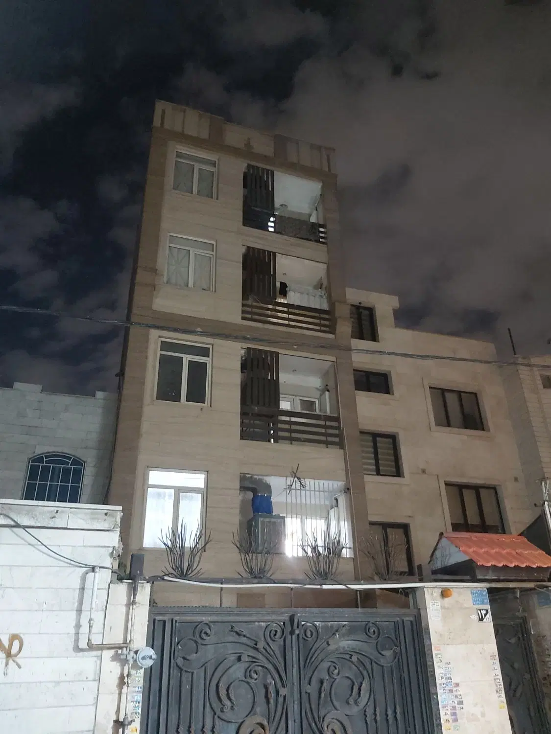 ۶۳متر یک خواب فول امکانات‌  تک واحدی