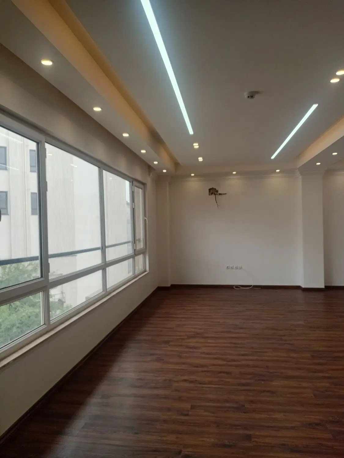 ۱۲۰متر تک واحد طبقه چهارم فول امکانات