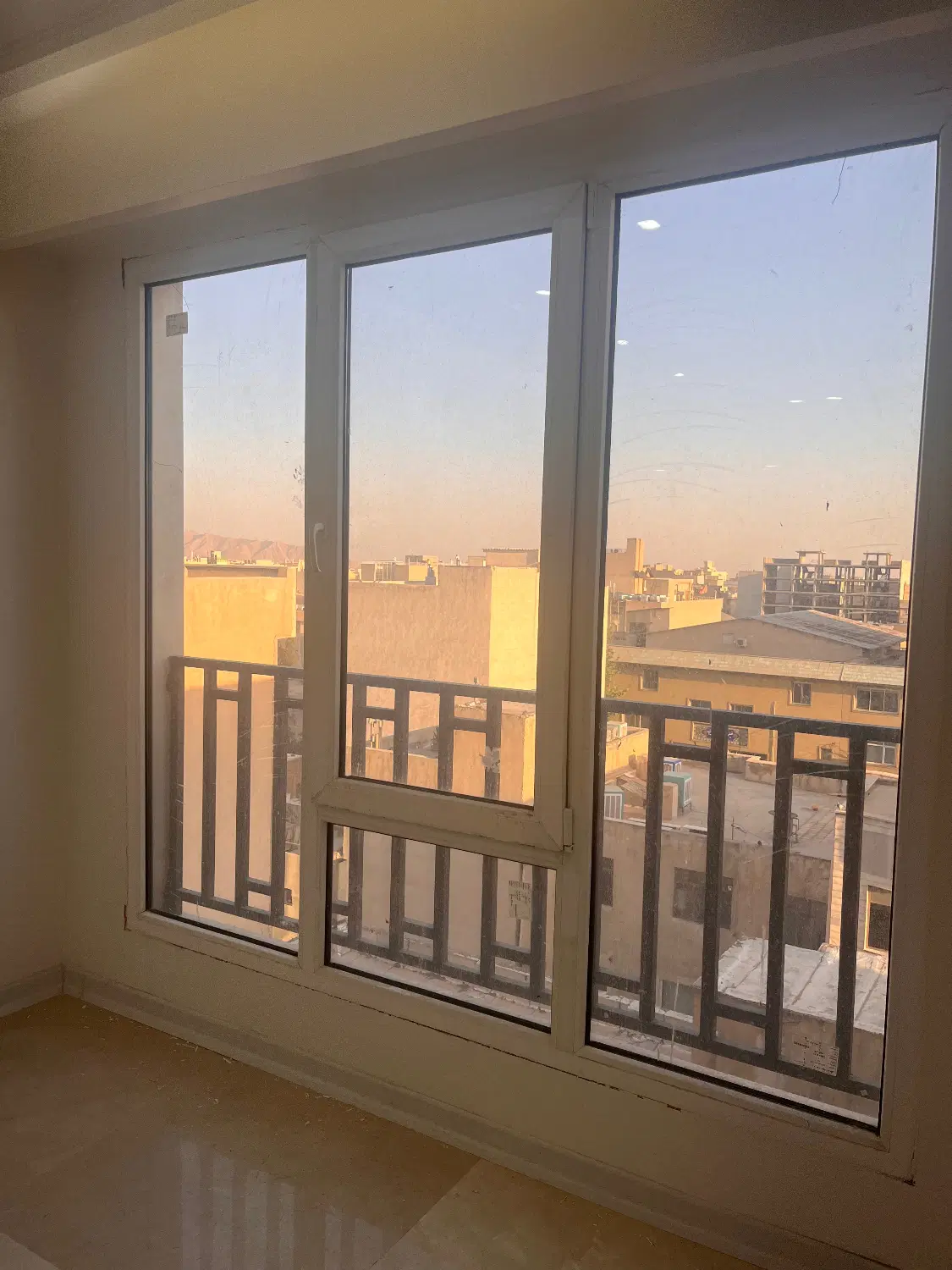 واحد نوساز شمال میدان منیریه