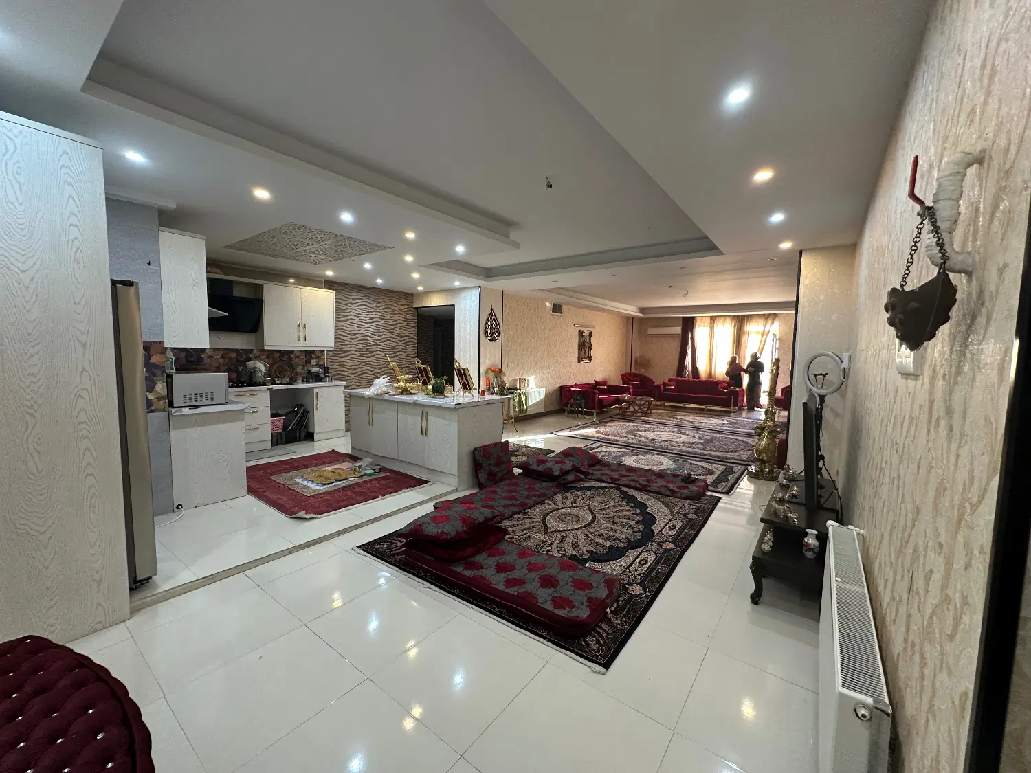 واحد ۱۶۳ متری اجاره داده میشود