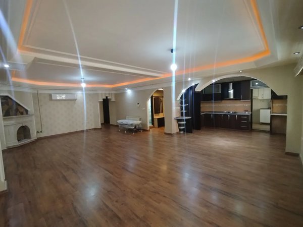 160 متری لاکانی تاپ لوکیشن