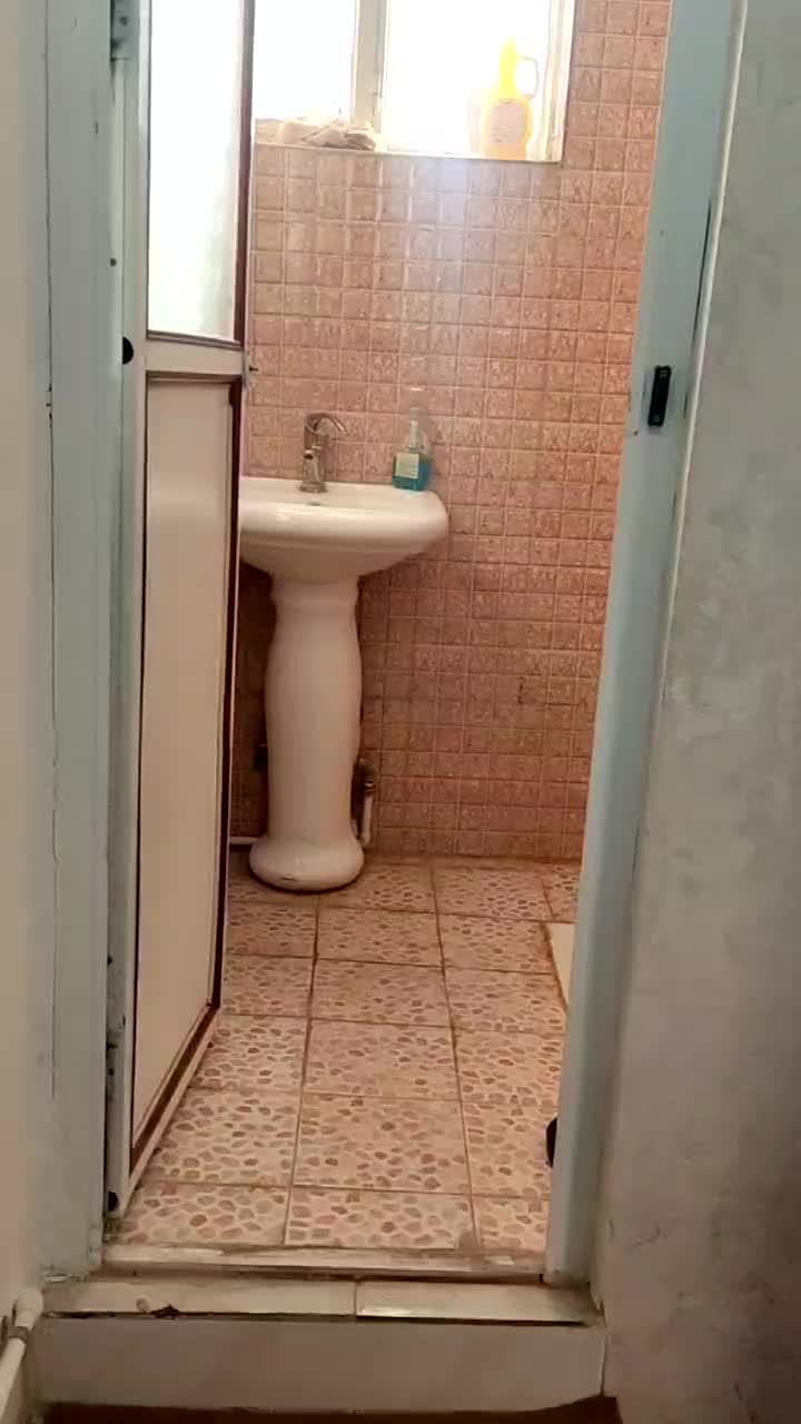 اجاره واحد طبقه ی اول 100 متری
