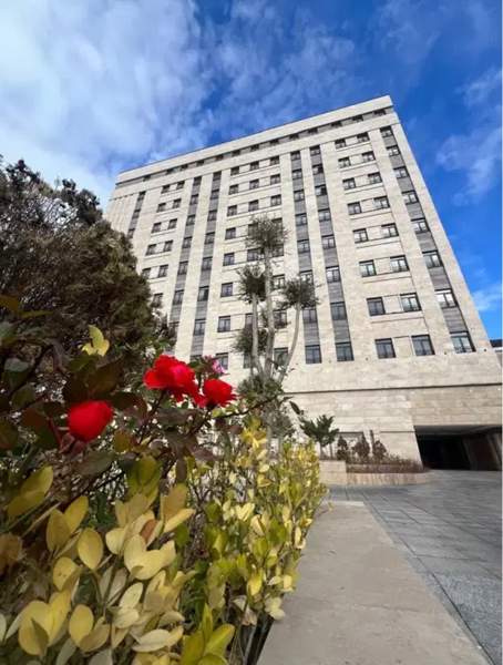۸۴متر(برج آریانا همیلا)نوساز _خریدسازنده _سنداماده