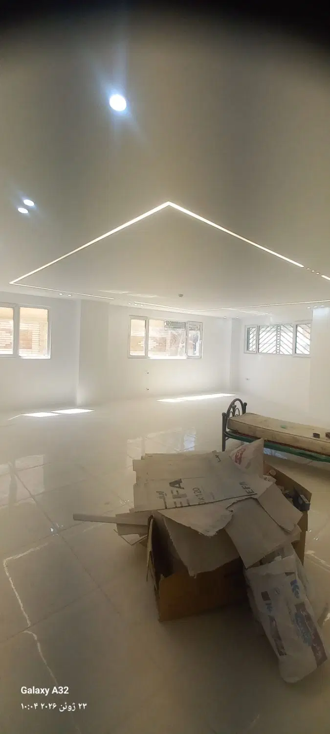 واحدی ۱۳۵ متری پارکینگ و انباری دار اتاق مستر