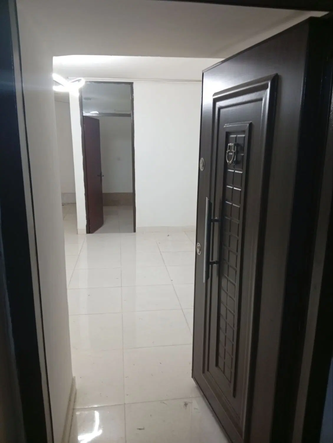 ۶۵متری ،همکف با پارکینگ