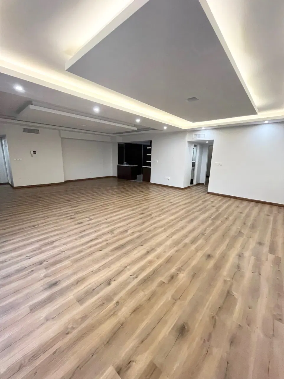 سعادت‌ آباد_۱۳۰ متر_سرمایه‌گذاری_برج آینیک*