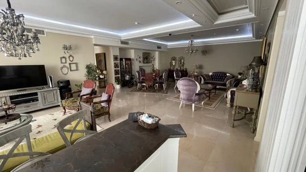 183 متر تاپ لوکیشن شرق زعفرانیه 2 پارکینگ سندی