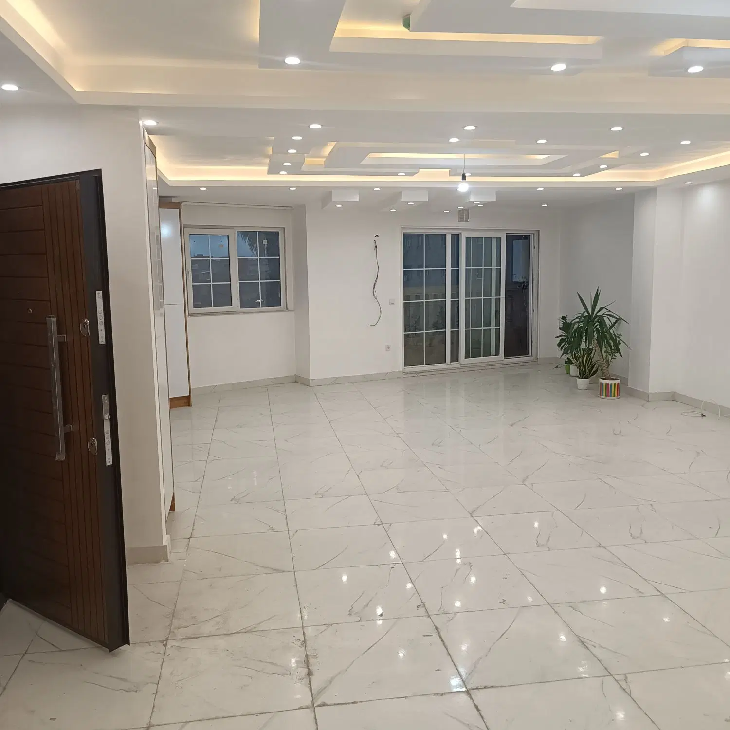 فروش ۱۷۵ متری فول نوساز بی نظیر زیرقیمت میدان غدیر