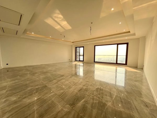 ولنجک ۳۰۰متر _ برج‌ باغ* ۴خواب * طبقه ۱۲