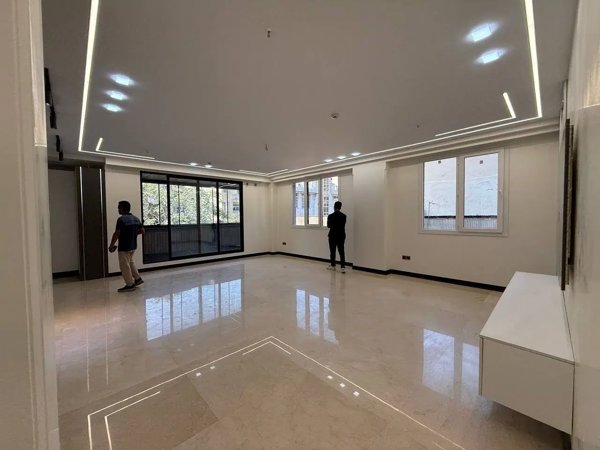 عمارت مدرن در خیابان نصرت با چشمنداز ابدی