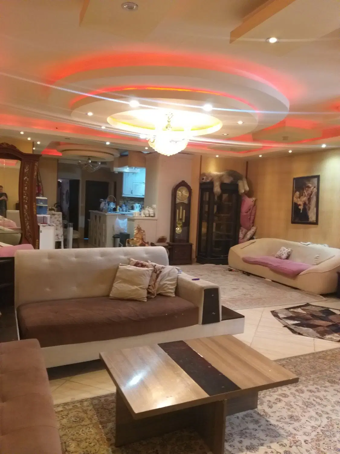 واحد ۱۳۹ متری پارکینگ اختصاصی