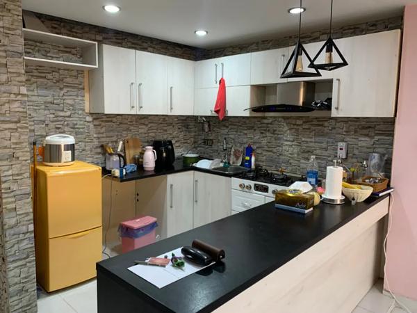 رهن واجاره _واحد ۹۰متری_خیابان حکمت.