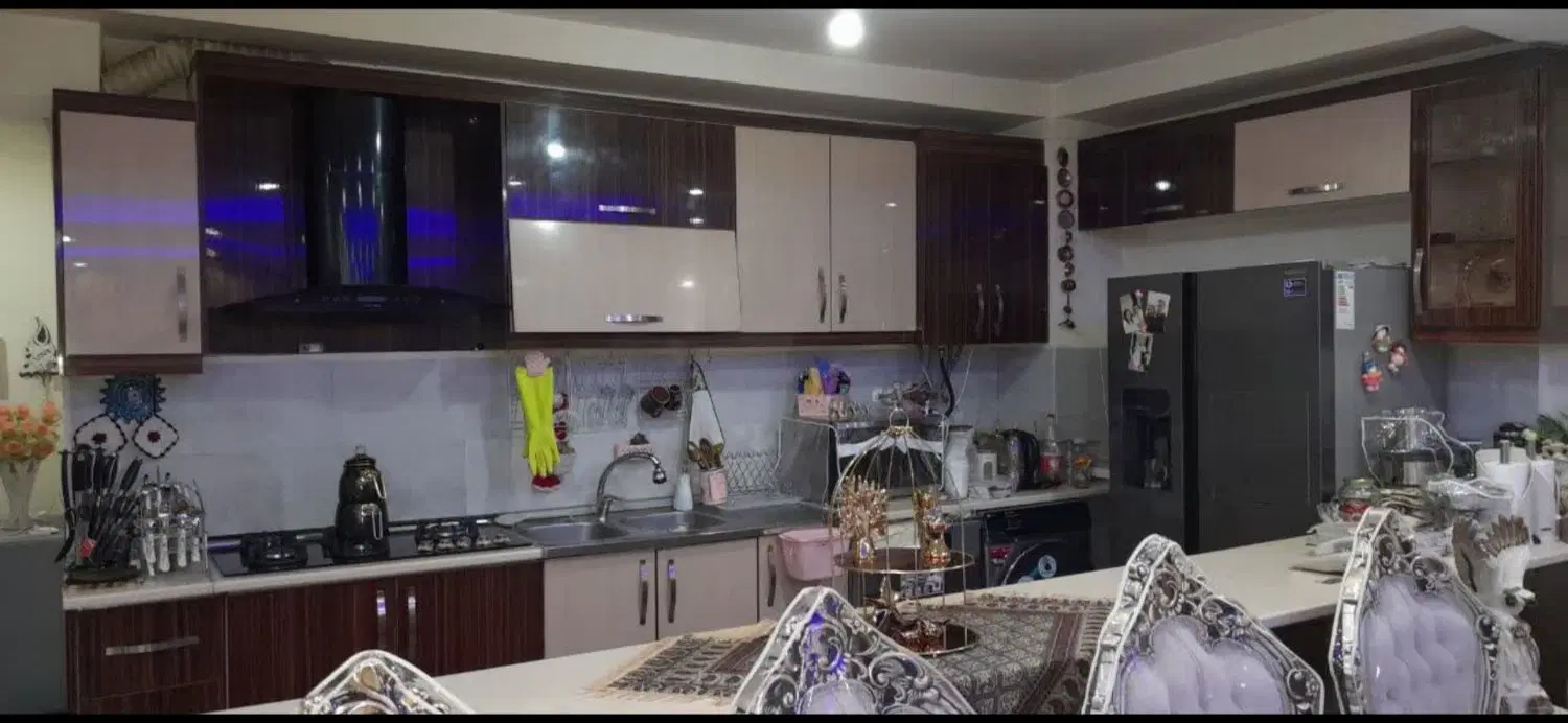 فروش آپارتمان ۱۰۰ متر دو خواب فول امکانات خ رجایی