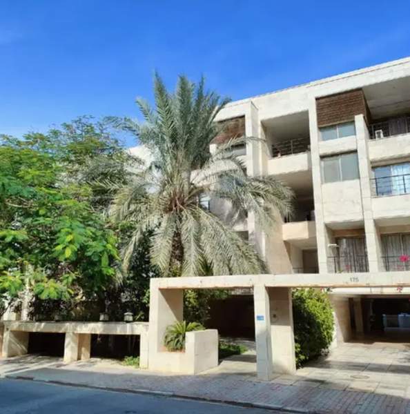 فروش صدف ۱۰۰متر۲خواب نزدیک مرکز خرید گلستان