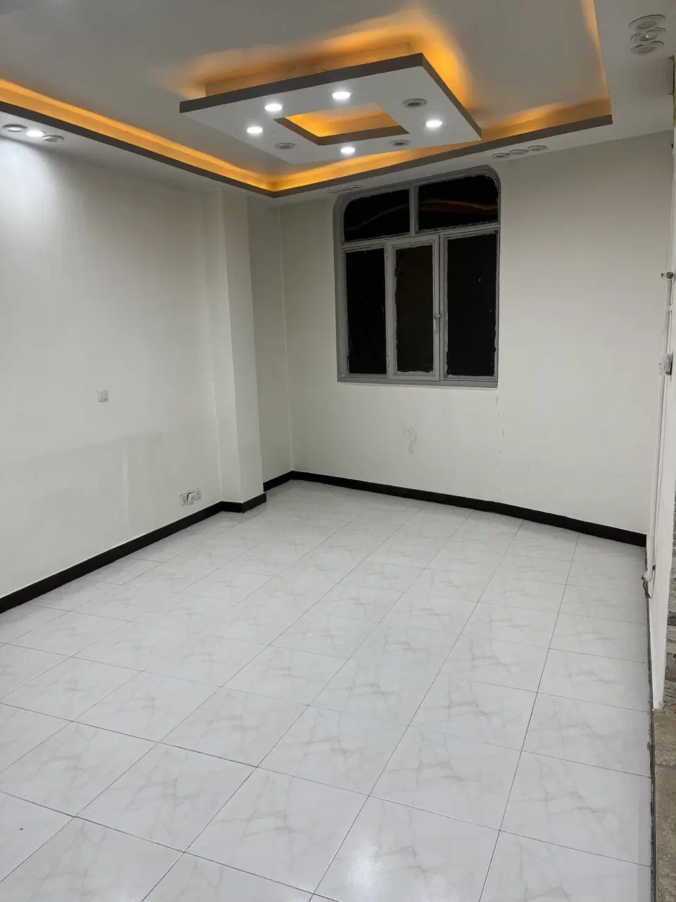 واحد ۵۱متری طالقانی جنوبی سنددار