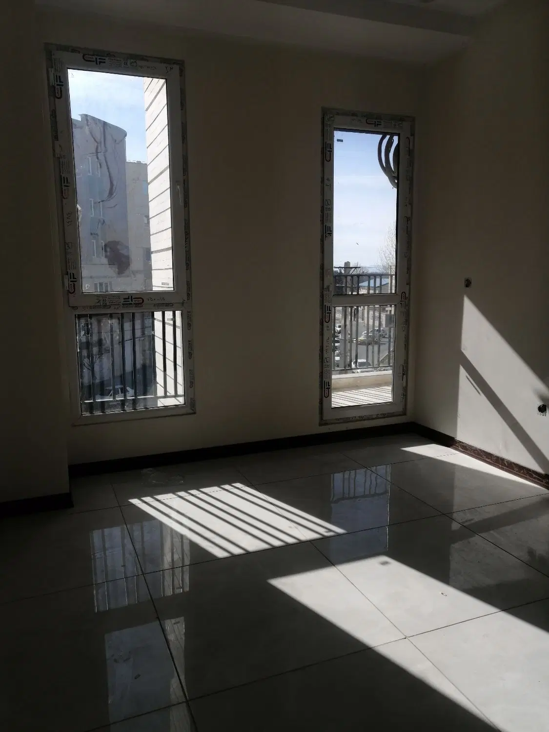 145 متر _ سه خواب _ دو پارکینگ