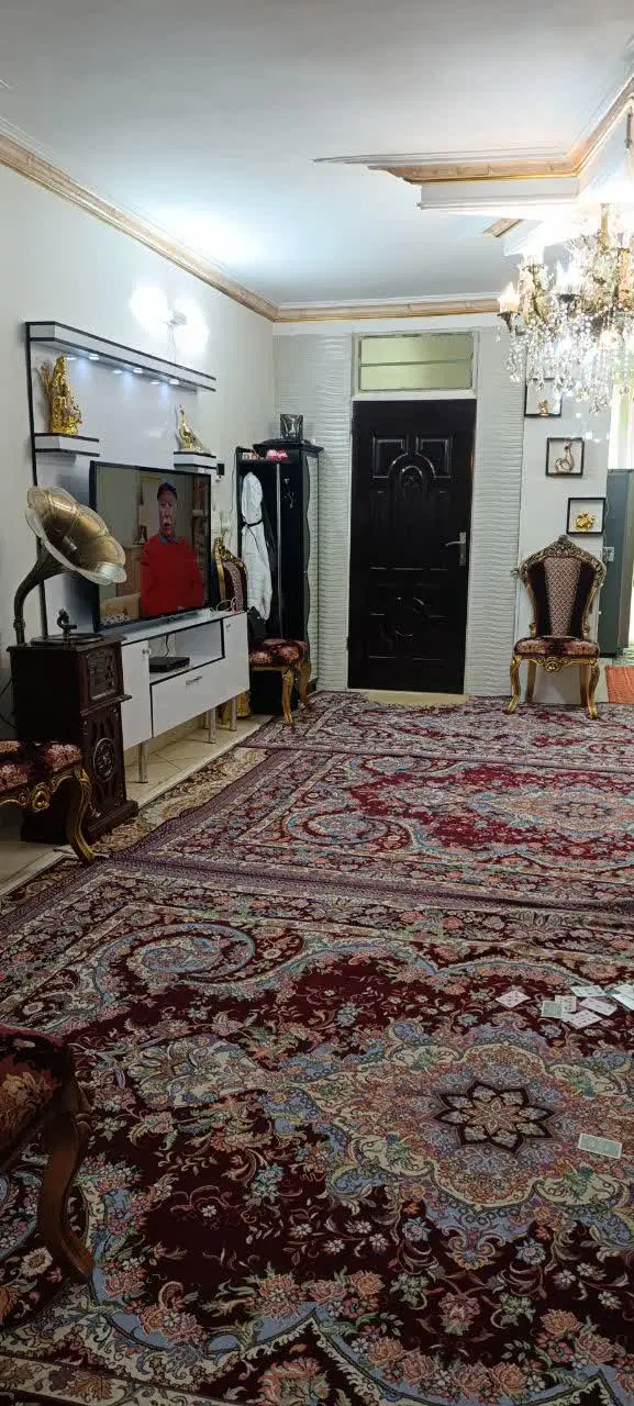 ۸۱متر سه طبقه تک واحدی فروش فوری