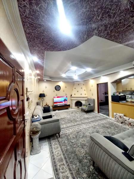 ۸۰ متری در خیابان باقری پارکینگ دار
