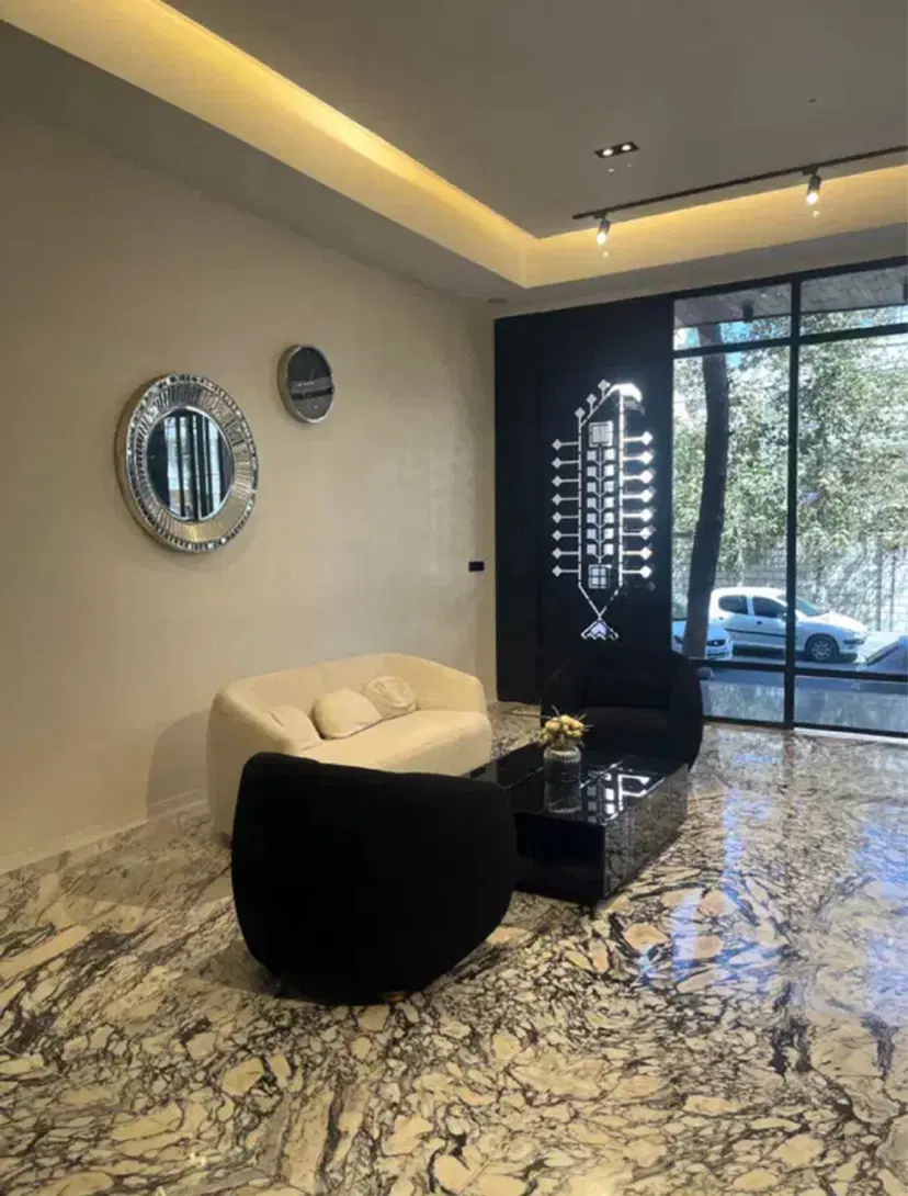 ۱۵۰ متر جنوبی _ ابَــر لوکس _ تاپ لوکیشن